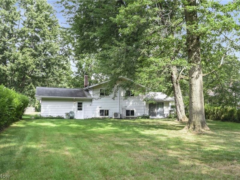 4958 Hampton Drive, North Olmsted, OH 44070 Photo 12
