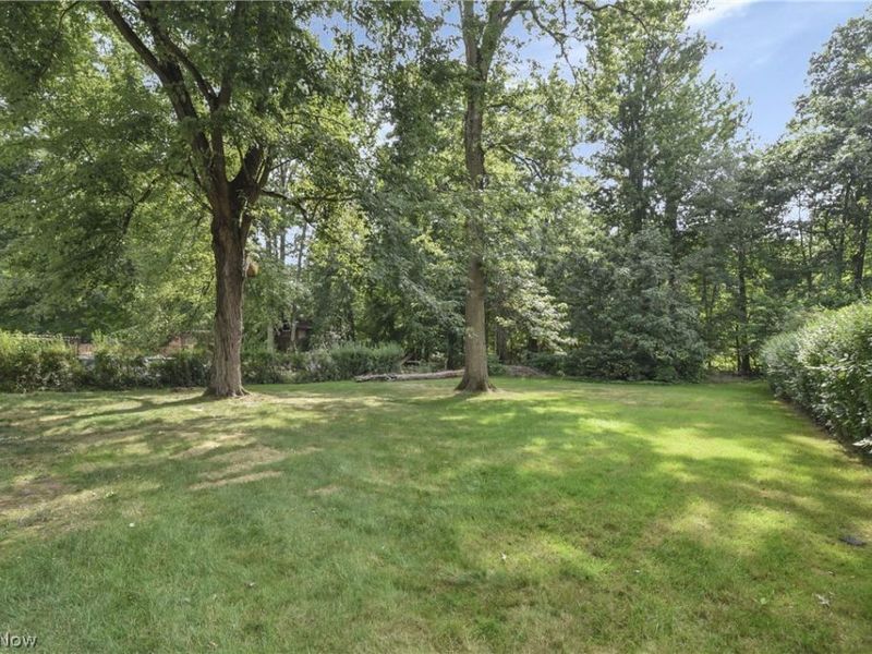 4958 Hampton Drive, North Olmsted, OH 44070 Photo 6