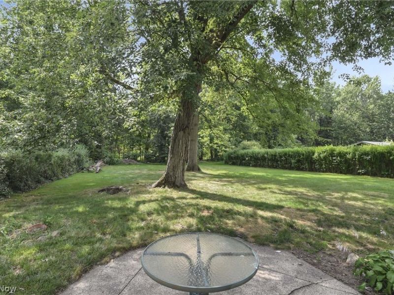 4958 Hampton Drive, North Olmsted, OH 44070 Photo 8