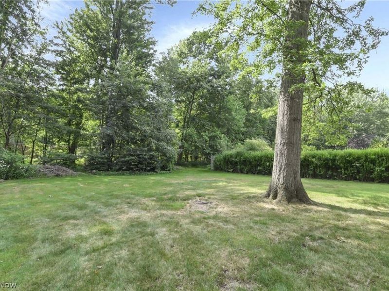 4958 Hampton Drive, North Olmsted, OH 44070 Photo 9