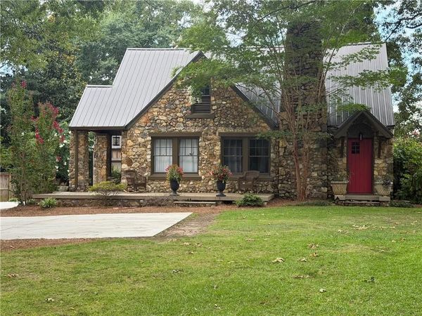 607 N College Street , Cedartown, GA 30125