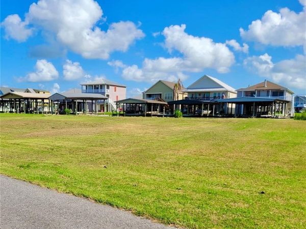 104 JUNIOR Lane , Port Sulphur, LA 70083