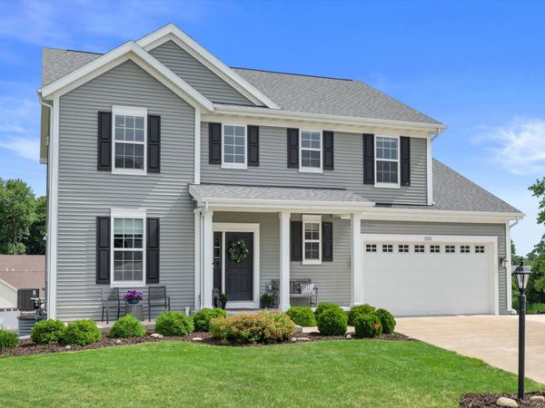 2501 Marie Cir, Waukesha, WI 53189