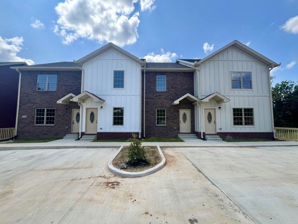 500 Peachers Mill Rd , Clarksville, TN 37042