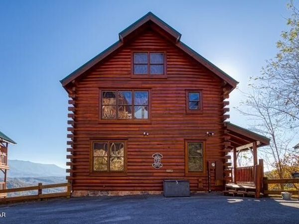 3045 Legacy Vista Drive , Sevierville, TN 37876