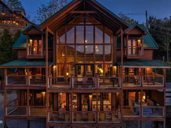 1177 Ski View , Gatlinburg, TN 37738