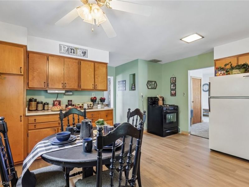 1927 W Prospect Road , Ashtabula, OH 44004 Photo 17