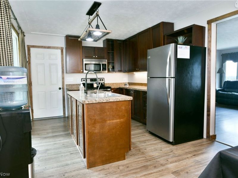 6556 Ridge Road , Cortland, OH 44410 Photo 12