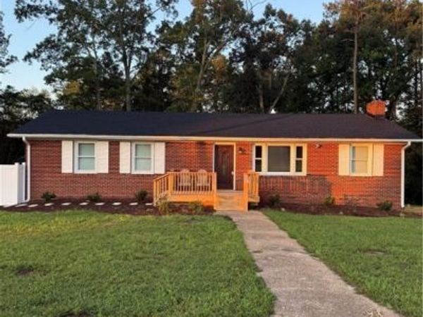 5221 Ecoff Avenue , Chester, VA 23831