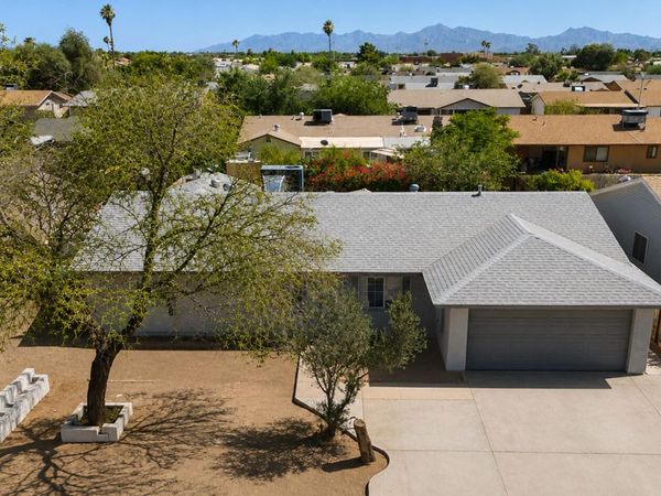 8511 W INDIANOLA Avenue, Phoenix, AZ 85037
