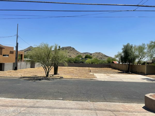 1833 E RONALD Road, Unit -, Phoenix, AZ 85022