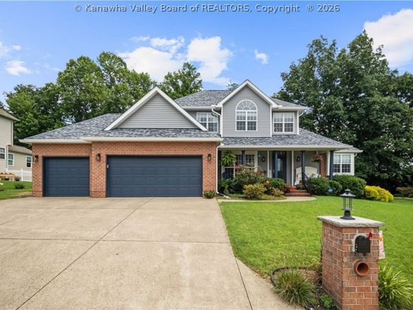 4010 FARMINGTON Drive, Hurricane, WV 25526