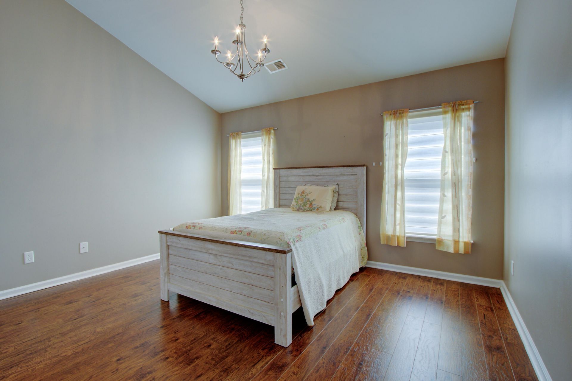 97 Avonshire Drive Photo 10