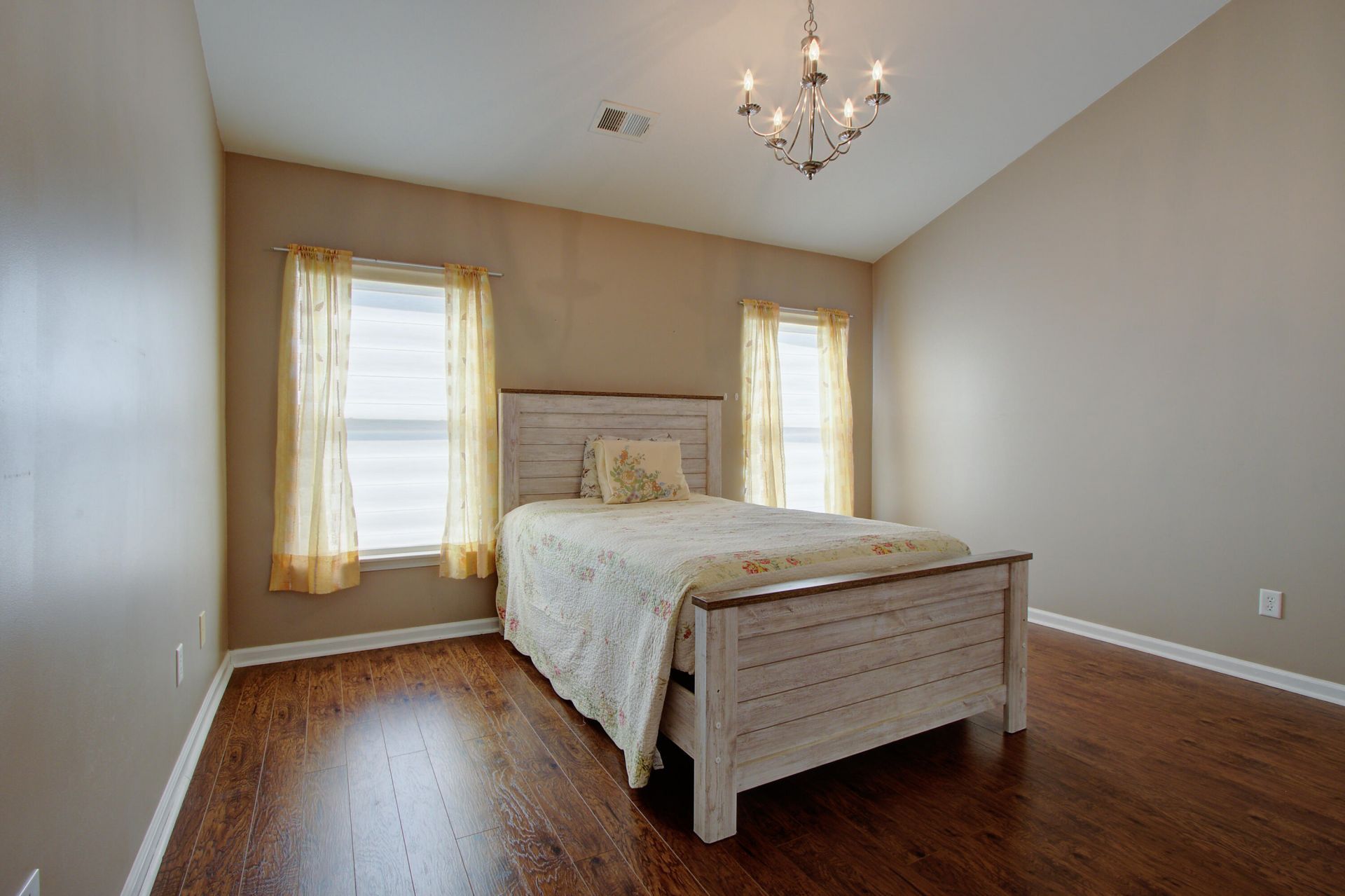 97 Avonshire Drive Photo 11