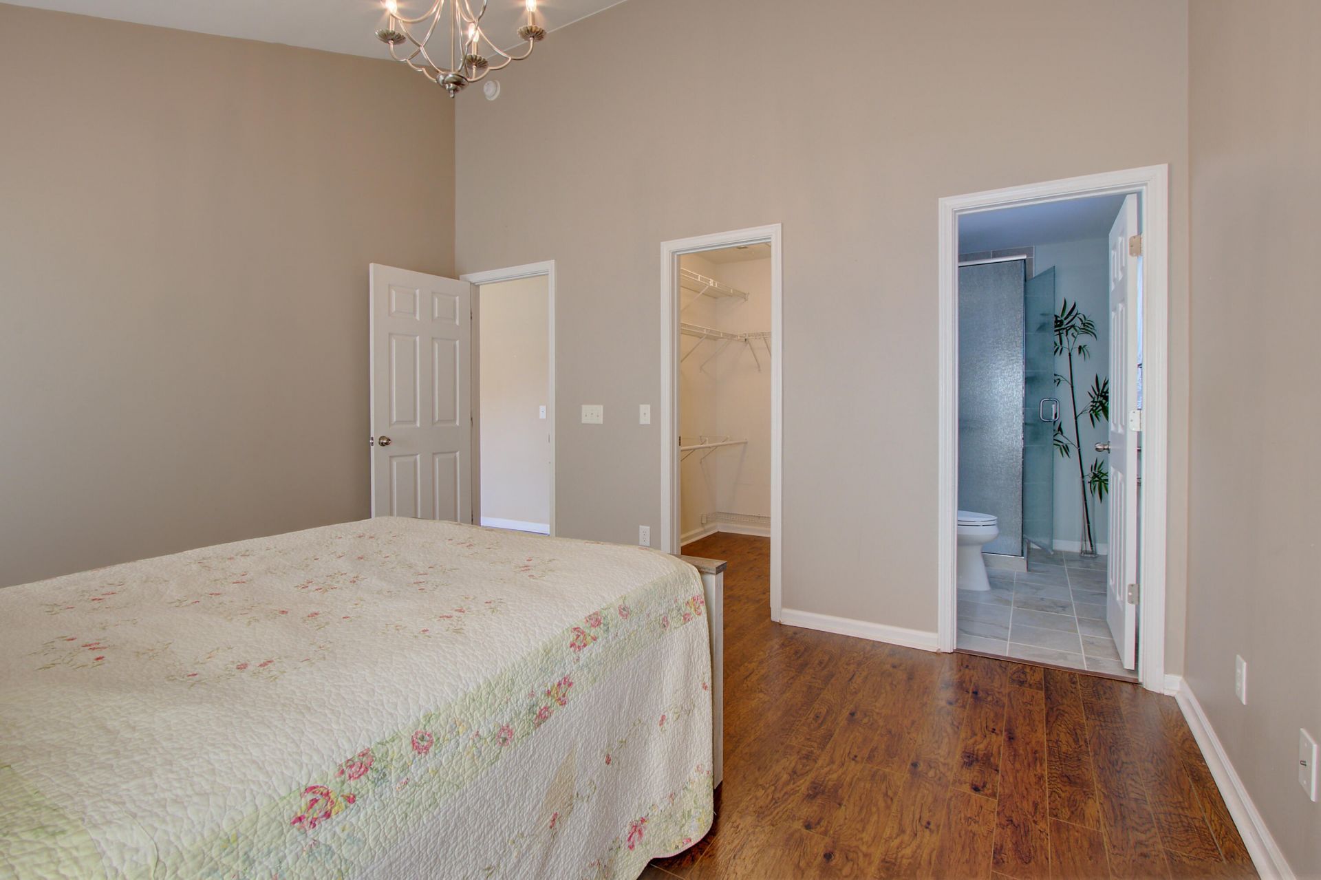 97 Avonshire Drive Photo 12