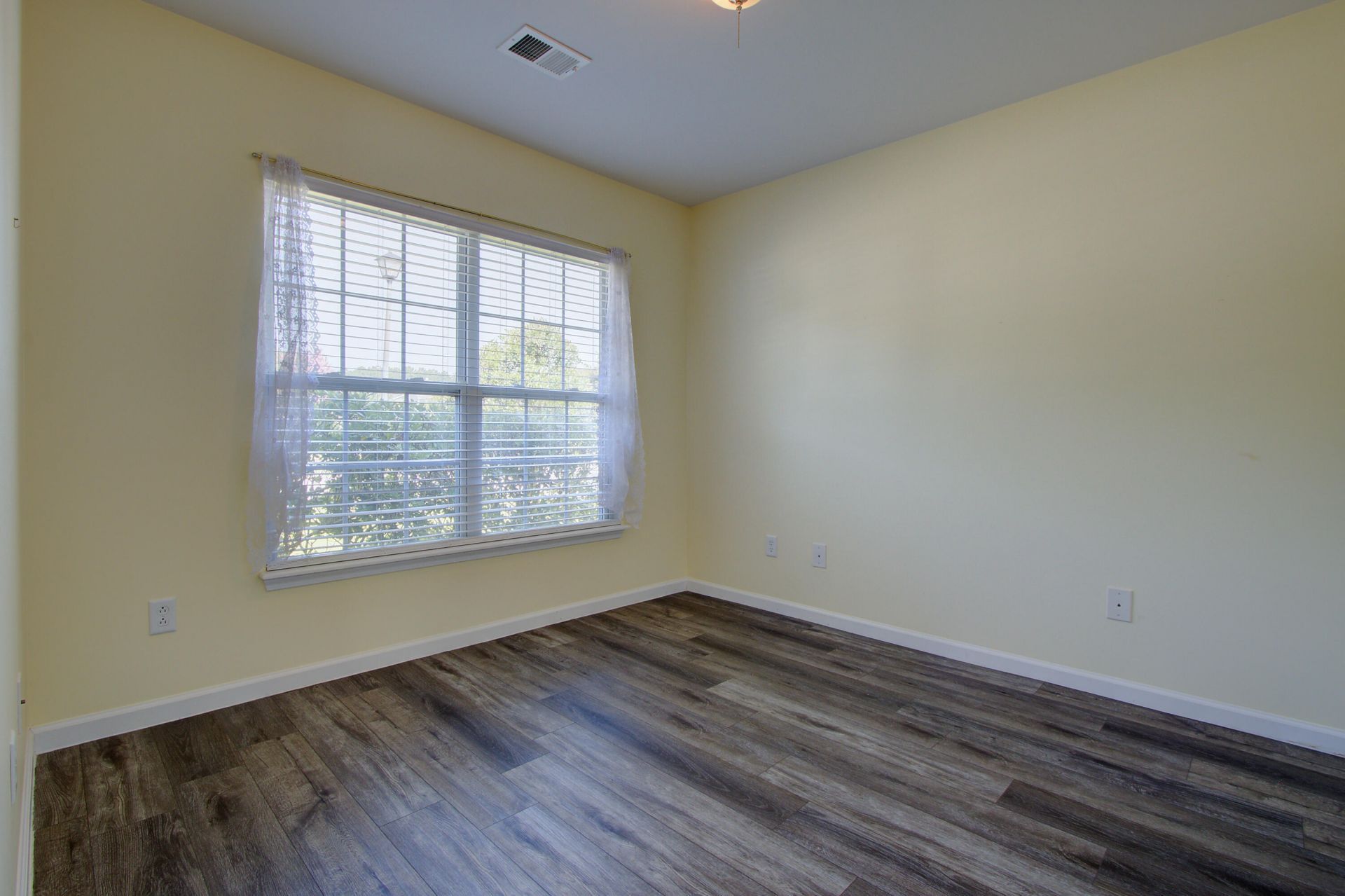 97 Avonshire Drive Photo 14