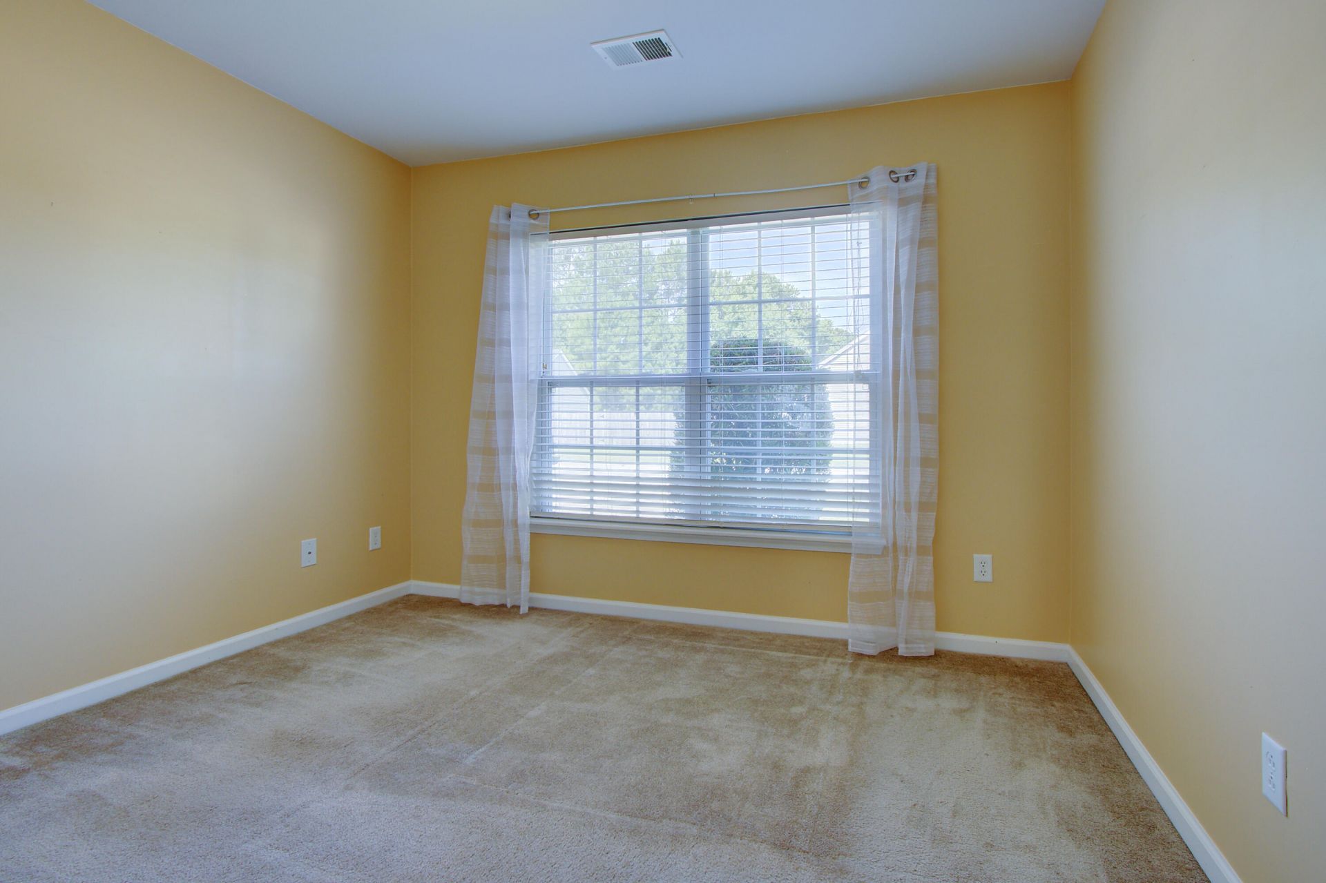 97 Avonshire Drive Photo 16