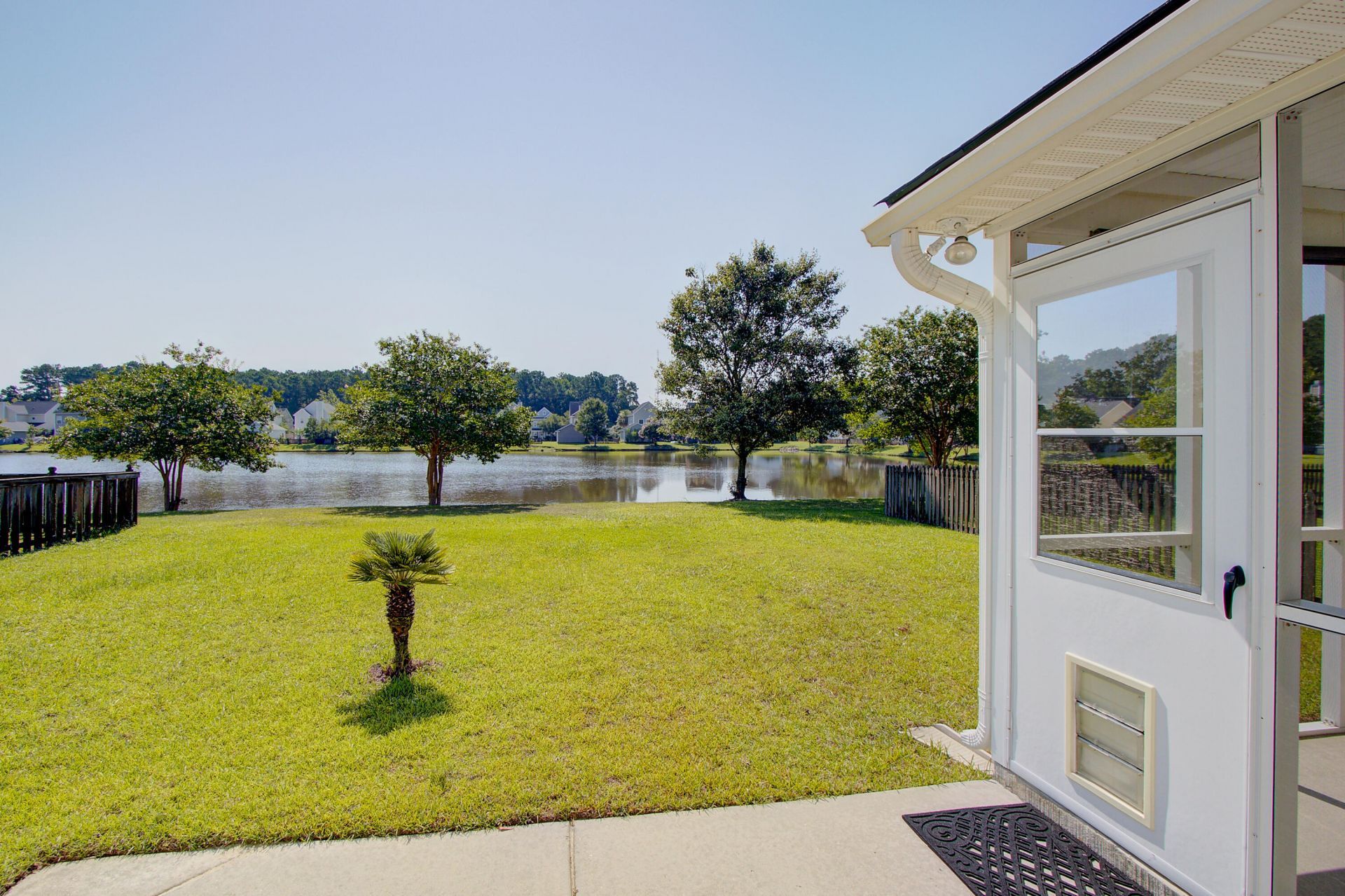 97 Avonshire Drive Photo 25