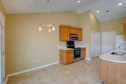 97 Avonshire Drive photo 4