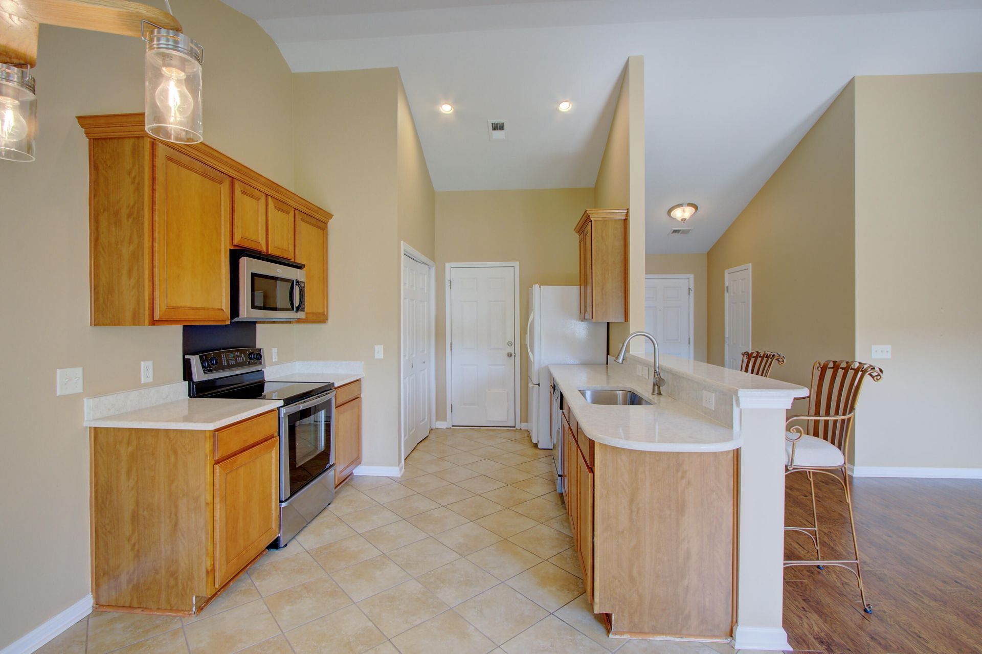 97 Avonshire Drive Photo 6