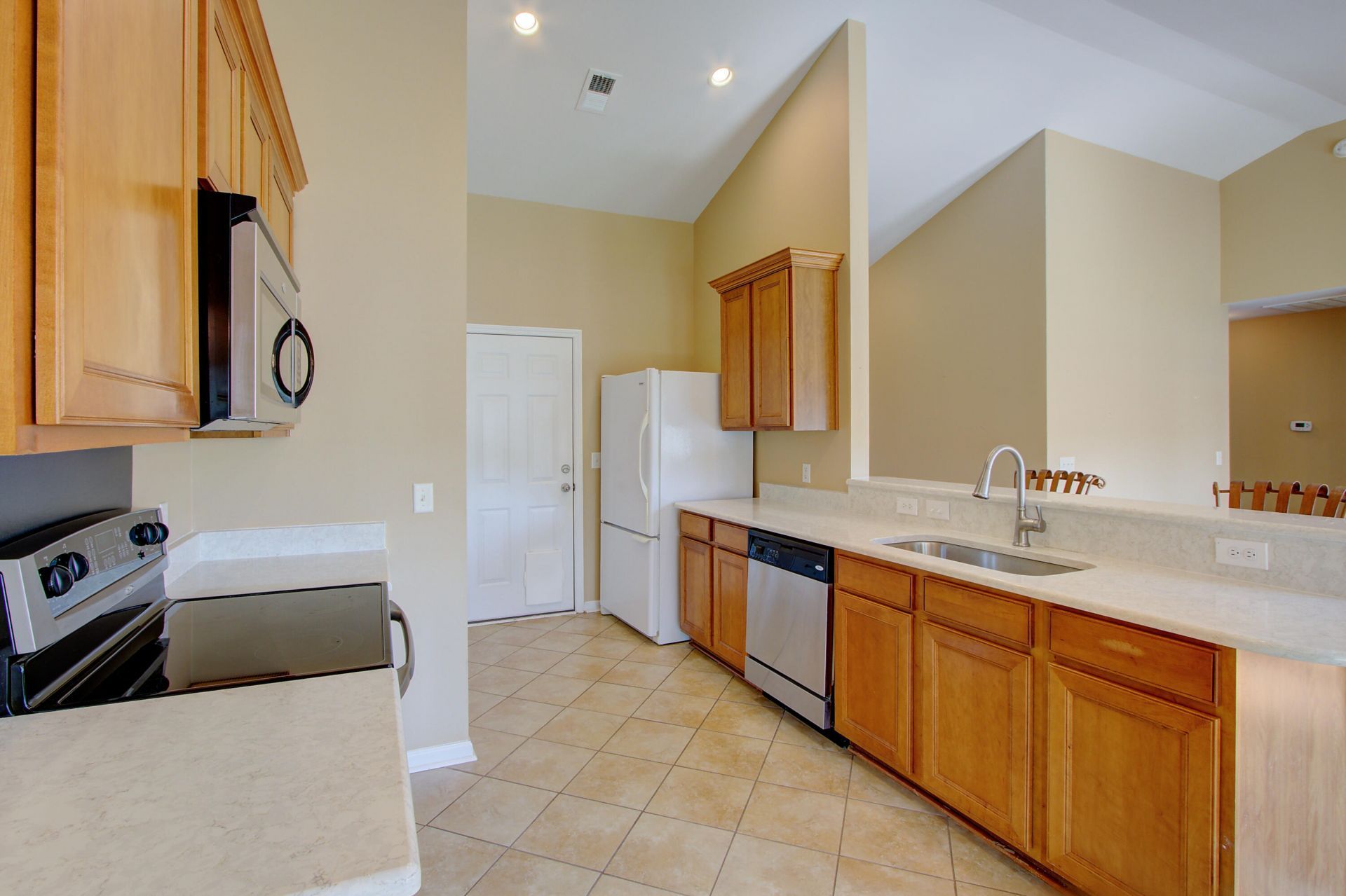 97 Avonshire Drive Photo 7