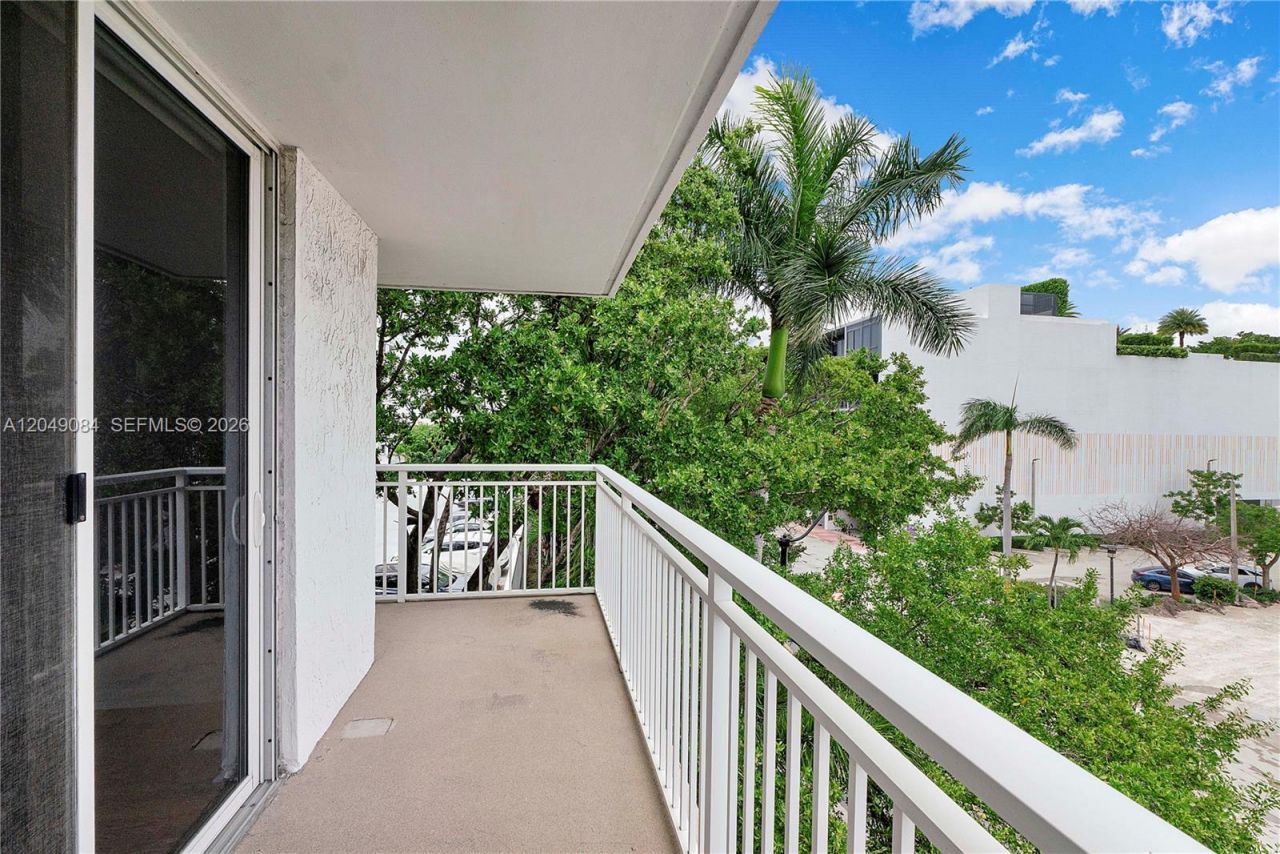 1666 West Ave, Unit 404, Miami Beach, FL 33139 Photo