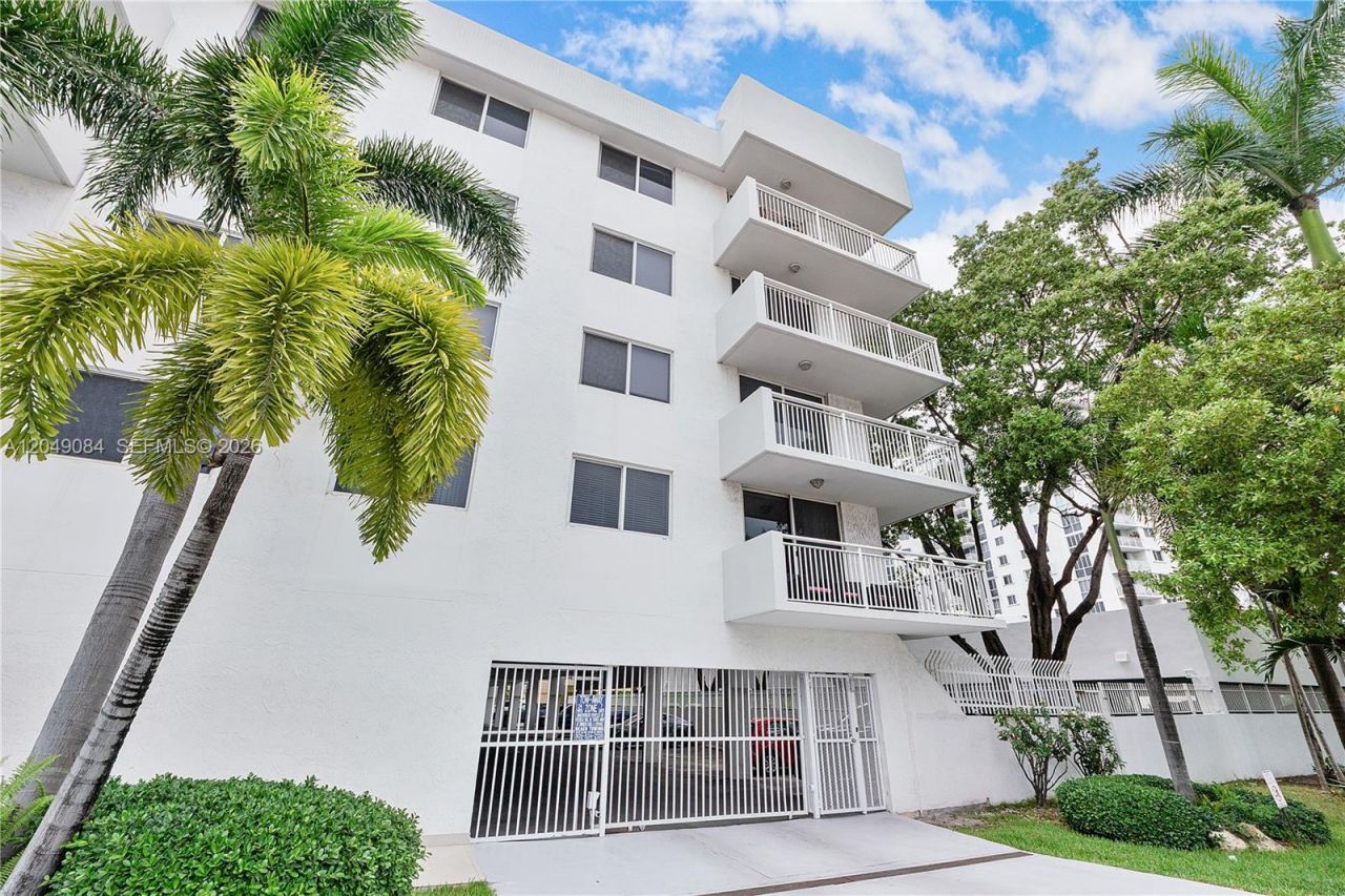 1666 West Ave, Unit 404, Miami Beach, FL 33139 Photo