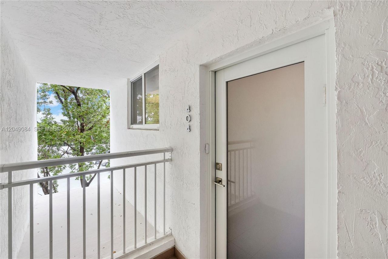 1666 West Ave, Unit 404, Miami Beach, FL 33139 Photo
