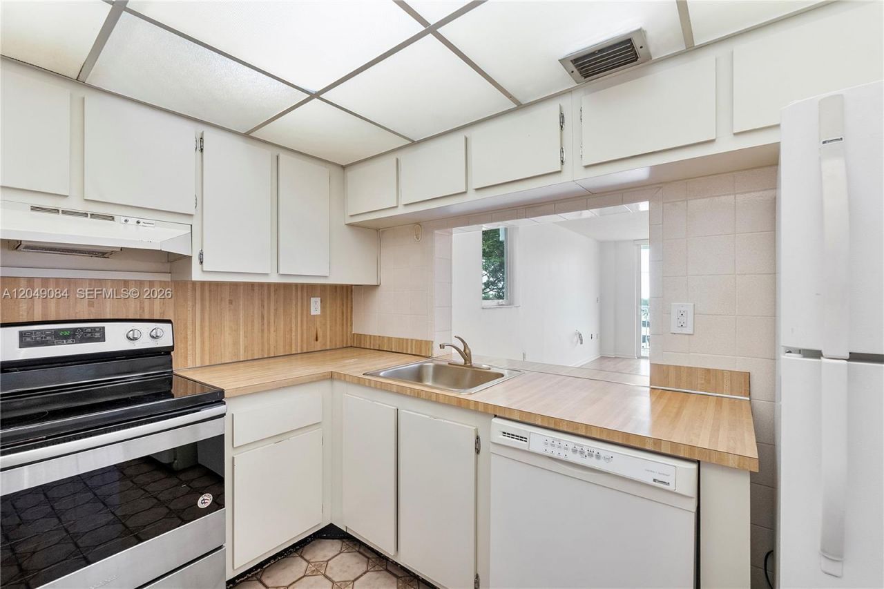 1666 West Ave, Unit 404, Miami Beach, FL 33139 Photo