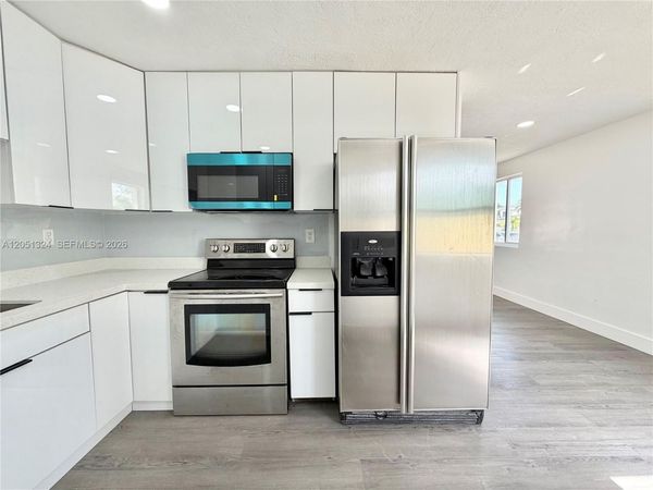 685 SE Park Dr , Hialeah, FL 33010