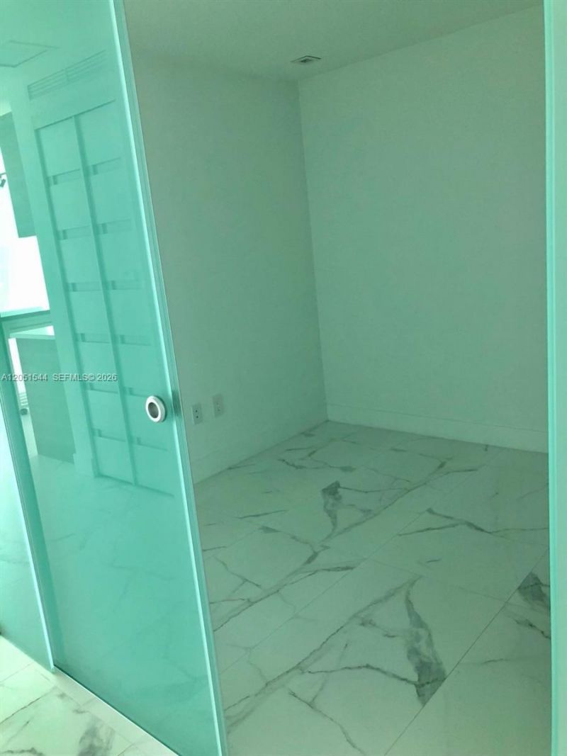 650 NE 32 St, Unit 3307, Miami, FL 33137 Photo