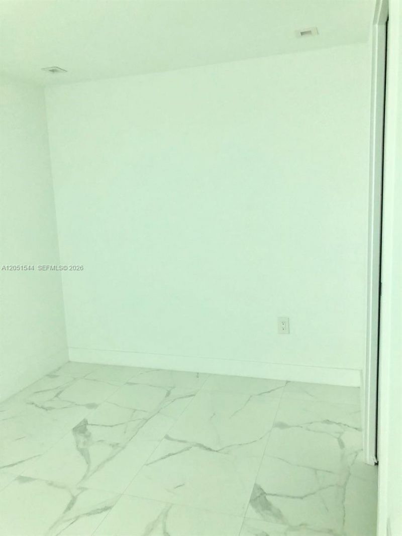 650 NE 32 St, Unit 3307, Miami, FL 33137 Photo