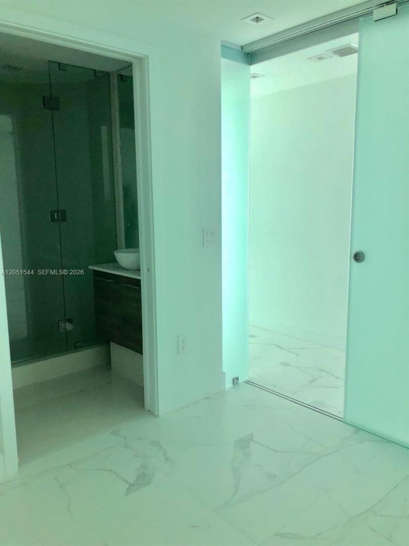 650 NE 32 St, Unit 3307, Miami, FL 33137 Photo