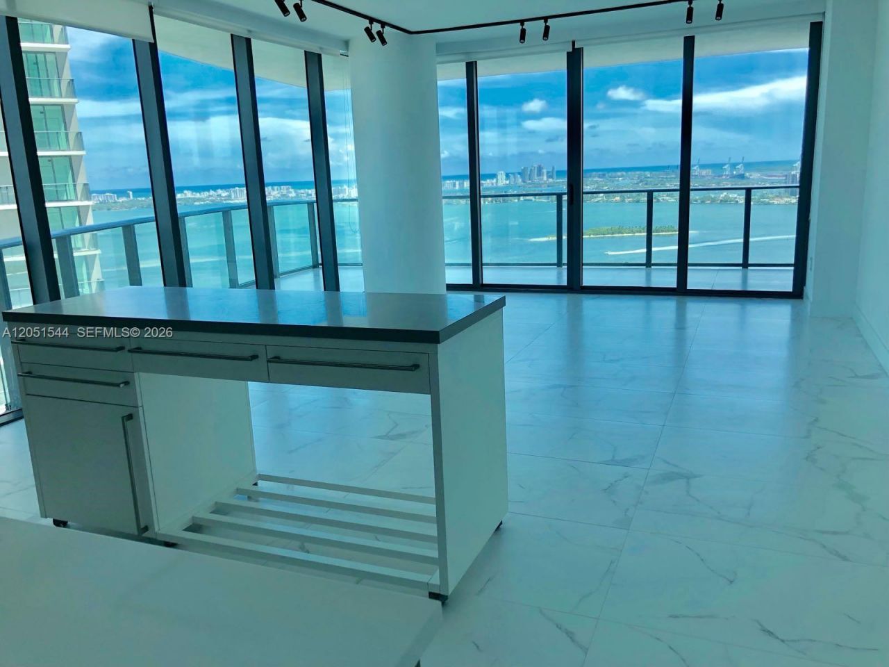 650 NE 32 St, Unit 3307, Miami, FL 33137 Photo