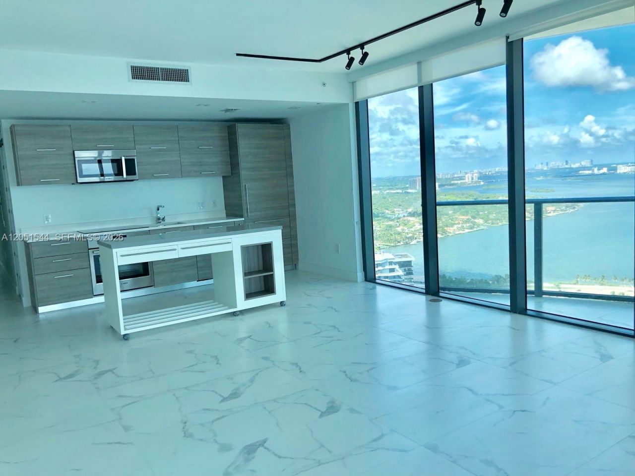 650 NE 32 St, Unit 3307, Miami, FL 33137 Photo