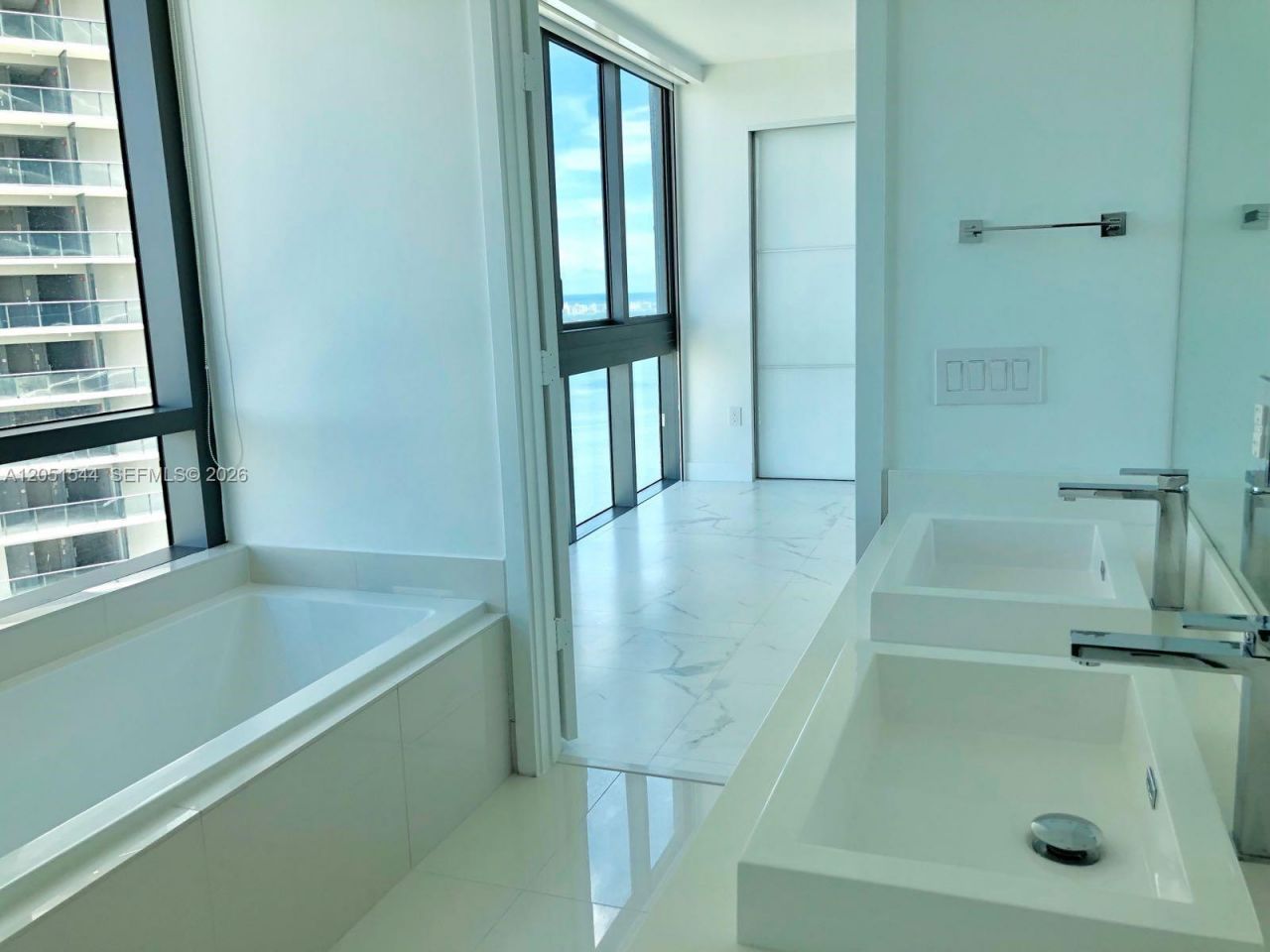 650 NE 32 St, Unit 3307, Miami, FL 33137 Photo