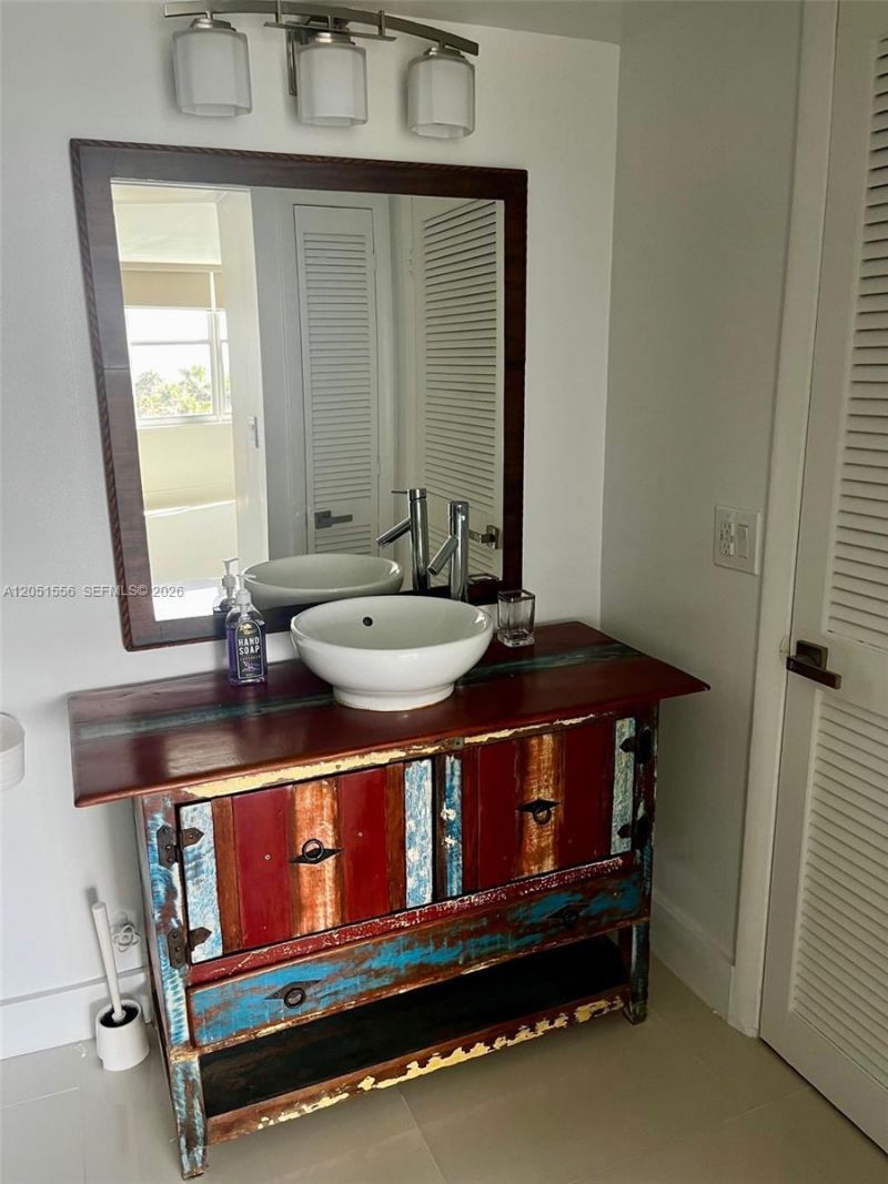 10000 W Bay Harbor Dr , Unit 503, Bay Harbor Islands, FL 33154 Photo