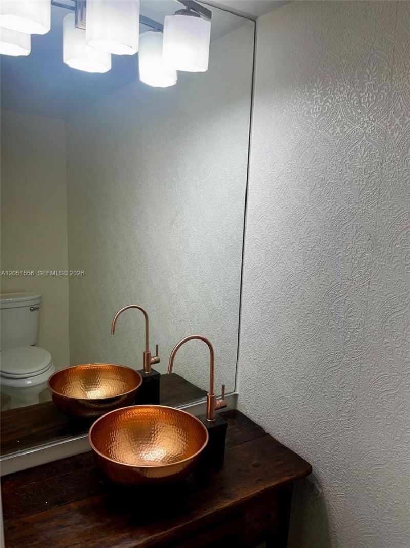 10000 W Bay Harbor Dr , Unit 503, Bay Harbor Islands, FL 33154 Photo
