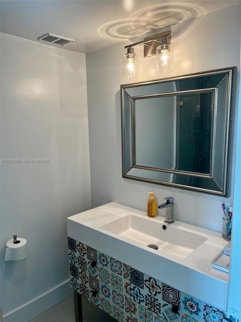 10000 W Bay Harbor Dr , Unit 503, Bay Harbor Islands, FL 33154 Photo