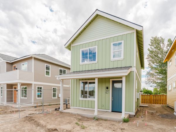 317 NW 17th Street, Unit 3, Redmond, OR 97756