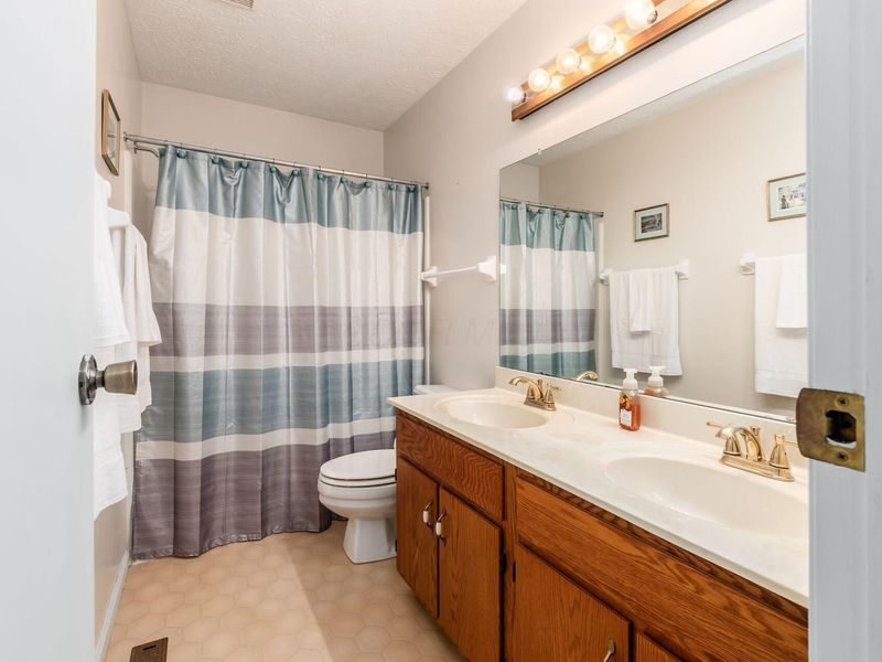 2077 Scottingham Drive, Dublin, OH 43016 Photo 20