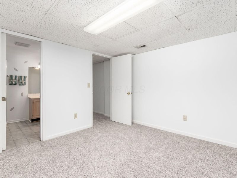 2077 Scottingham Drive, Dublin, OH 43016 Photo 24