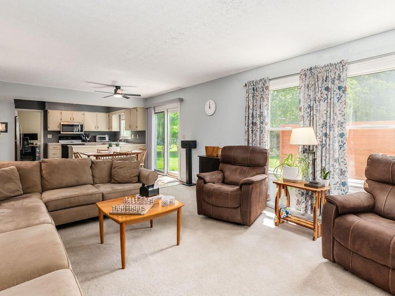 2077 Scottingham Drive, Dublin, OH 43016 Photo 3