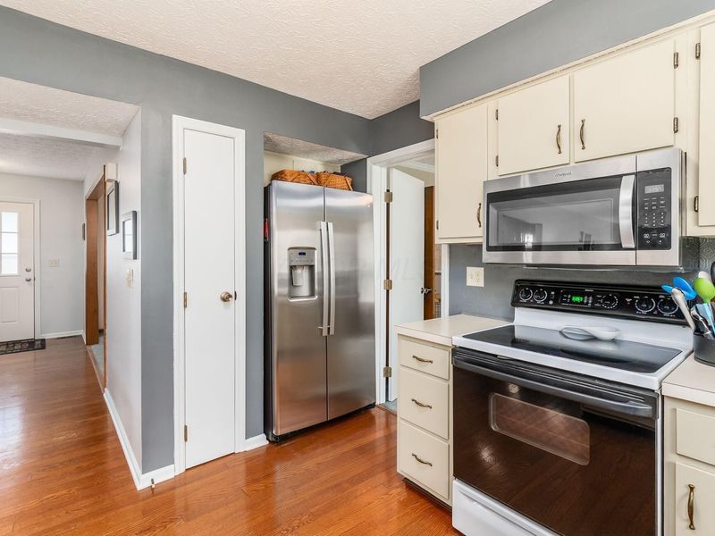 2077 Scottingham Drive, Dublin, OH 43016 Photo 6