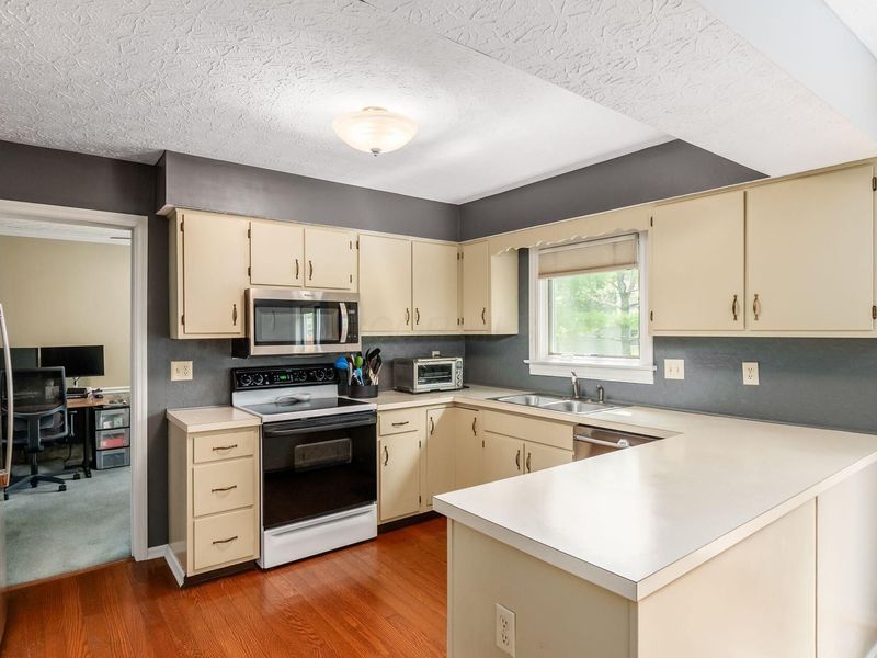 2077 Scottingham Drive, Dublin, OH 43016 Photo 8
