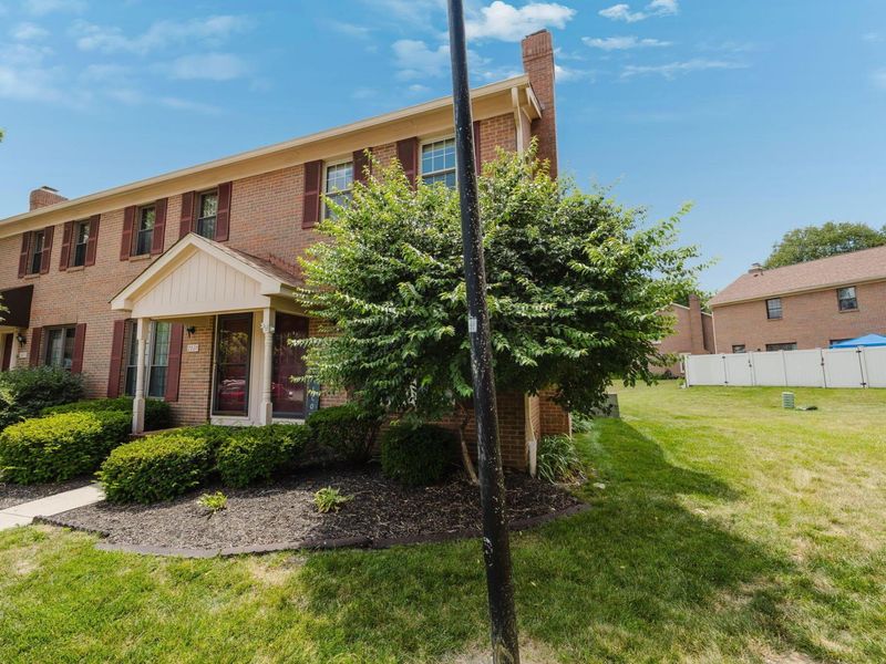 7929 Verandah Court, Unit 51, Powell, OH 43065 Photo 3