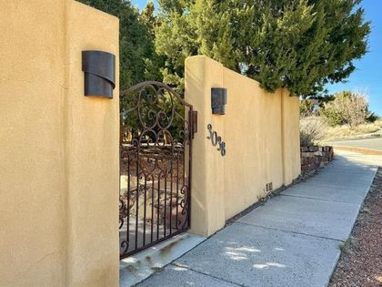 3038 Governor Lindsey Road Santa Fe, NM 87505