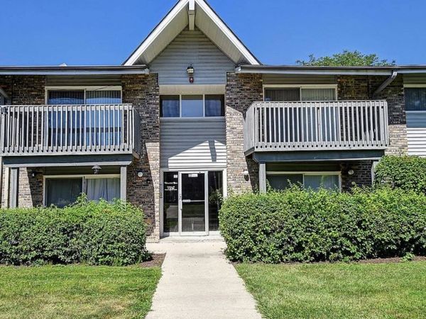 16W543 Mockingbird Lane , Unit 206, Willowbrook, IL 60527