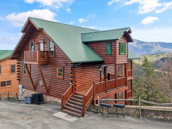 3032 Hickory Lodge Drive , Sevierville, TN 37862