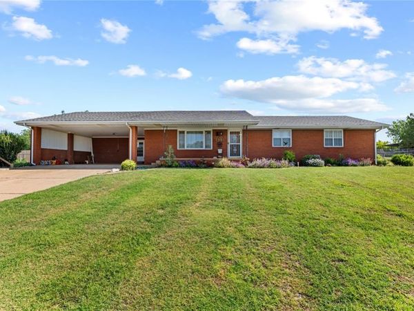907 Ella Street, Cordell, OK 73632